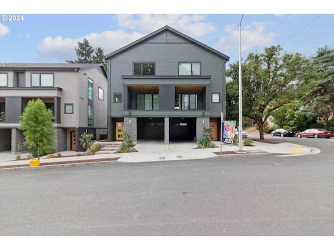 1716 SE Ramona ST Portland, OR 97202