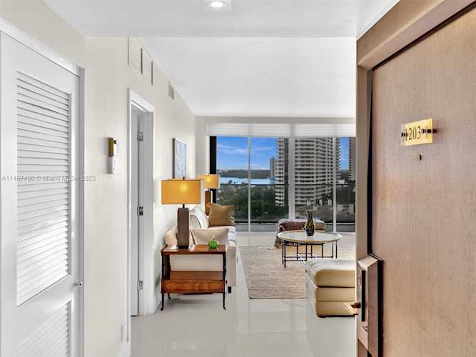 2800 Island Blvd #1203 Aventura, FL 33160