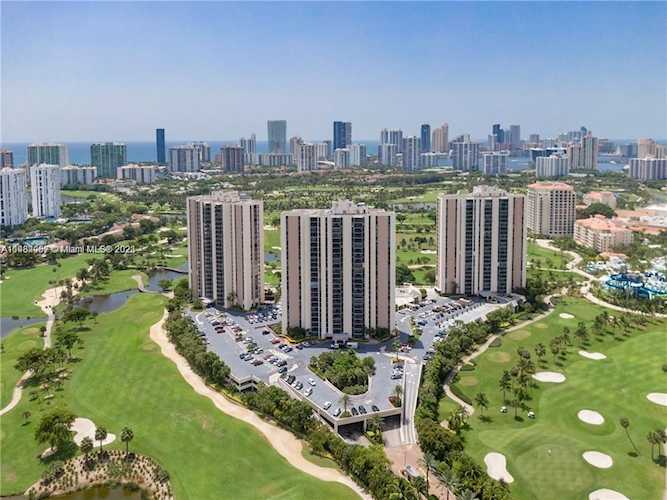 20335 W Country Club Dr #1805 Aventura, FL 33180