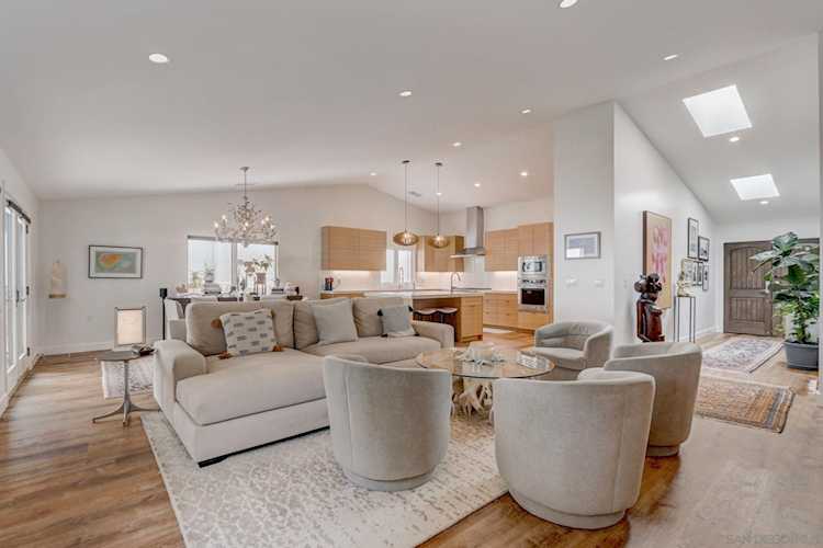 3036 Levante St Carlsbad, CA 92009