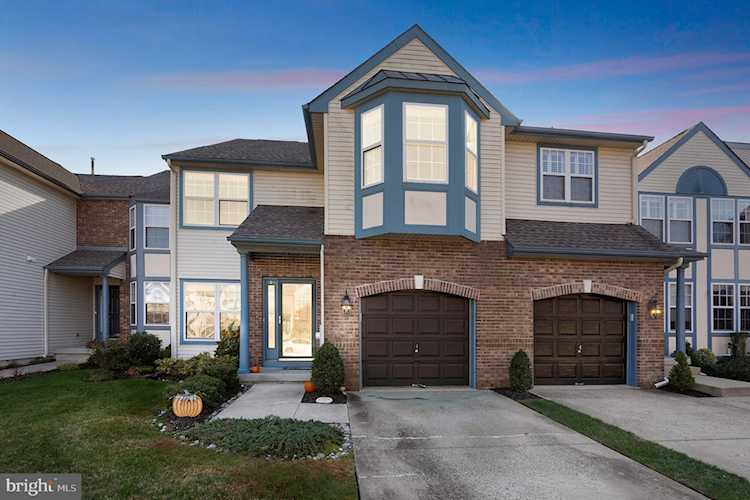 Medford Homes For Sale 6 Summerhill Ln to the beautiful