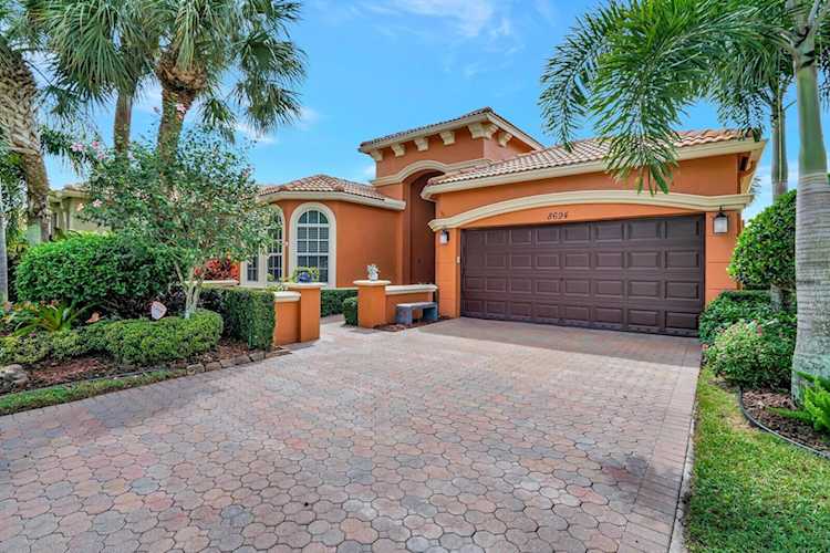 8694 Via Brilliante Wellington, FL 33411