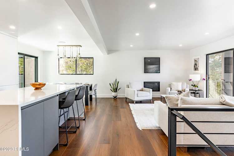 3105 S Teton Dr Salt Lake City, UT 84109
