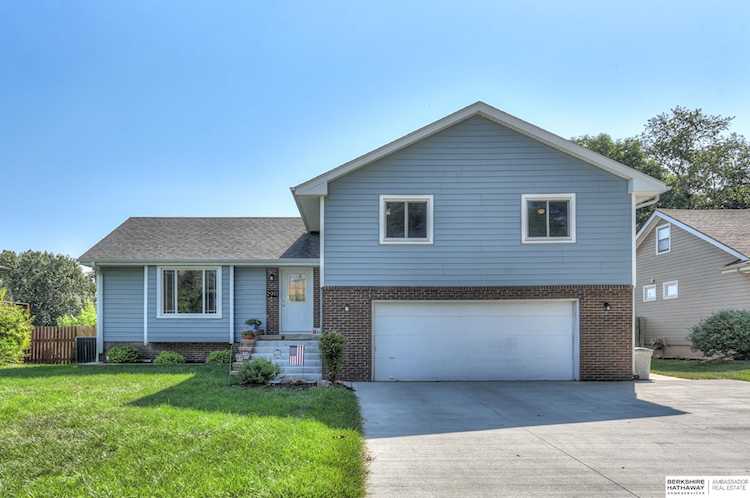 2911 S 159 Circle Omaha, NE 68130
