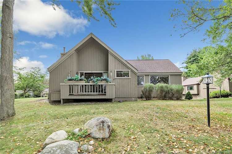 561 Oneida Ln #A Stratford, CT 06614