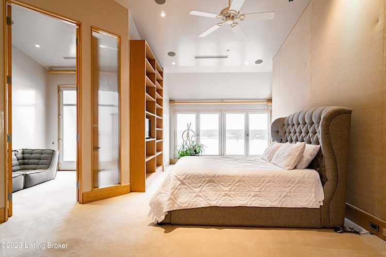 5447 Harbortown Cir Prospect KY 40059 MLS1650674