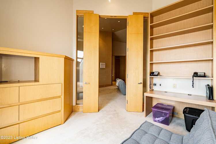 5447 Harbortown Cir Prospect KY 40059 MLS1650674