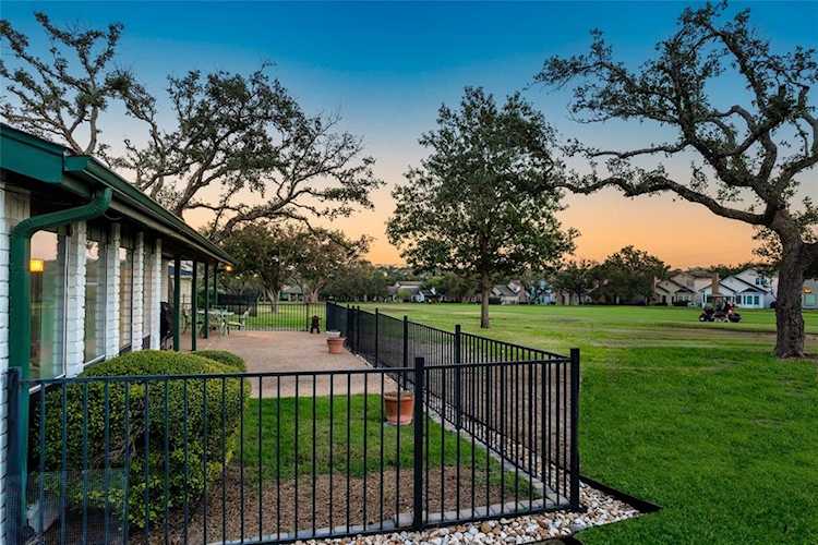 130 Lido ST Lakeway, TX 78734
