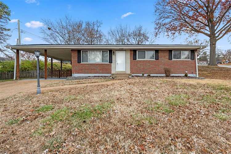 9301 Lodge Pole Ln St Louis, MO 63126