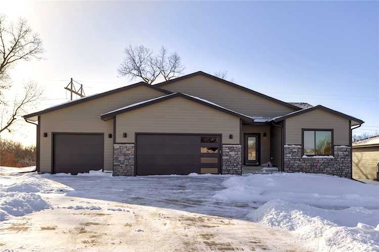 5743 Arbor Springs Dr Pleasant Hill, IA 50327
