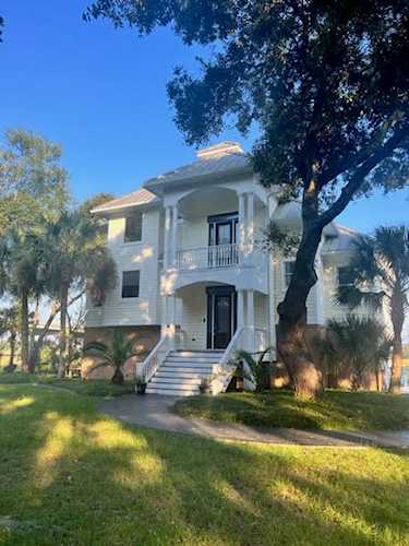 1109 Pinefield Drive Charleston, SC 29492