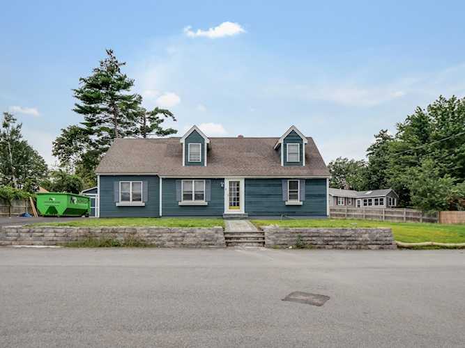 2 Lafrance Ave Nashua, NH 03064 | MLS 4970770 Photo 1