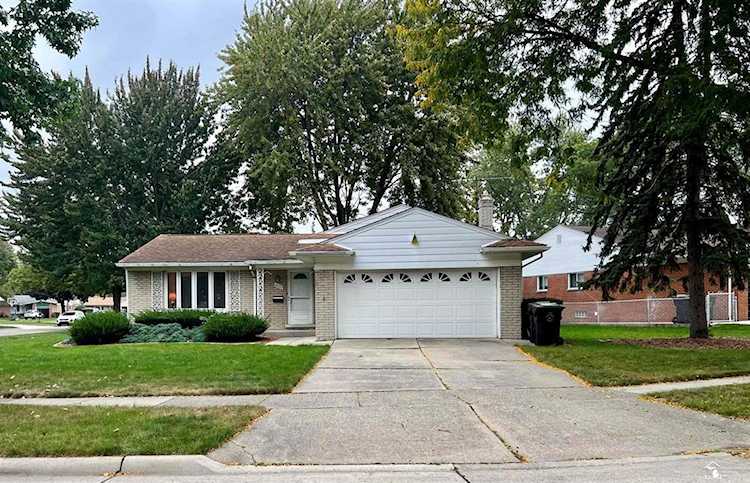 4020 Ponderosa in Trenton, MI Photo 1
