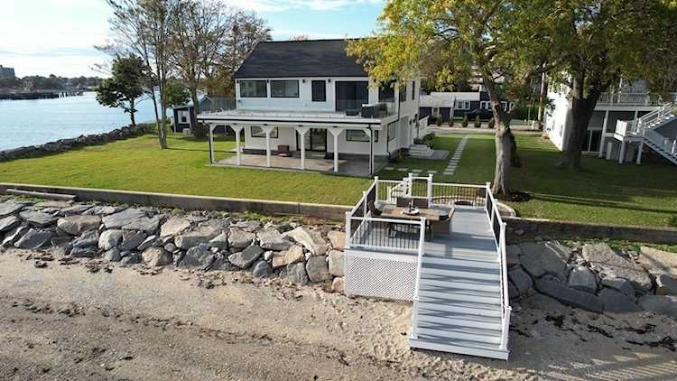 15 Edwards Ln Quincy, MA 02169