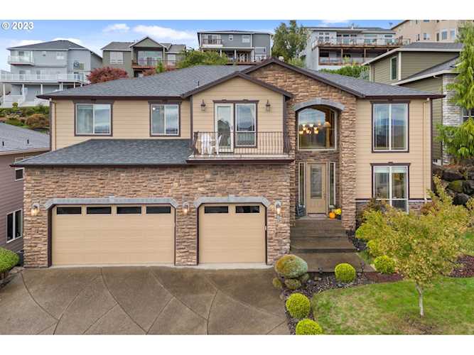 815 W X ST Washougal, WA 98671