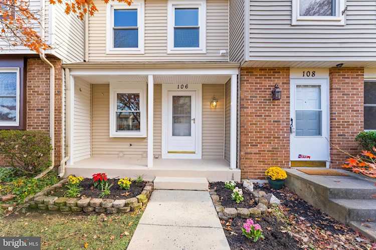 106 Charing Ct Sterling, VA 20164