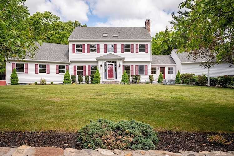 55 Country Club Circle Pembroke, MA 02359