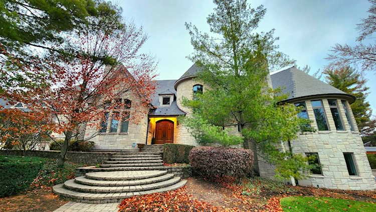 5823 S Giddings Ave Hinsdale, IL 60521