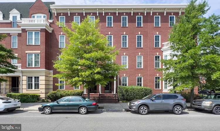 2410 Potomac Ave #102 Alexandria, VA 22301