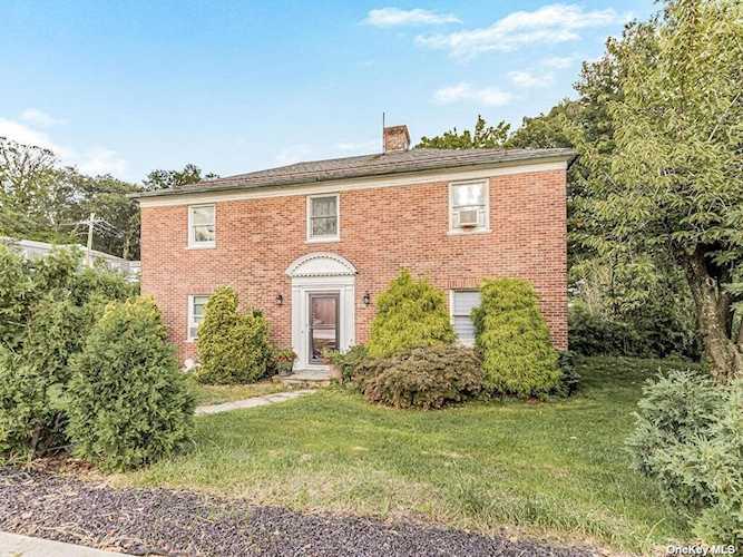 4590 Henry Hudson Parkway Bronx, NY 10471