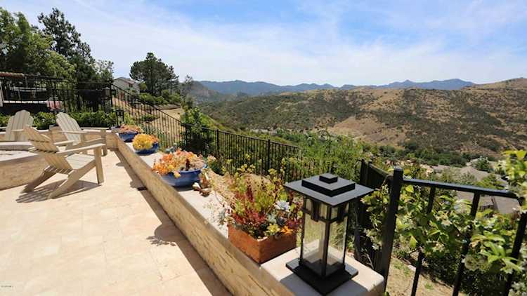 1660 Valecroft Ave Westlake Village, CA 91361