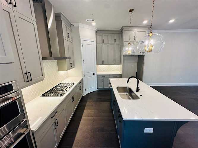 136 Everley Walk #8 Alpharetta, GA 30009