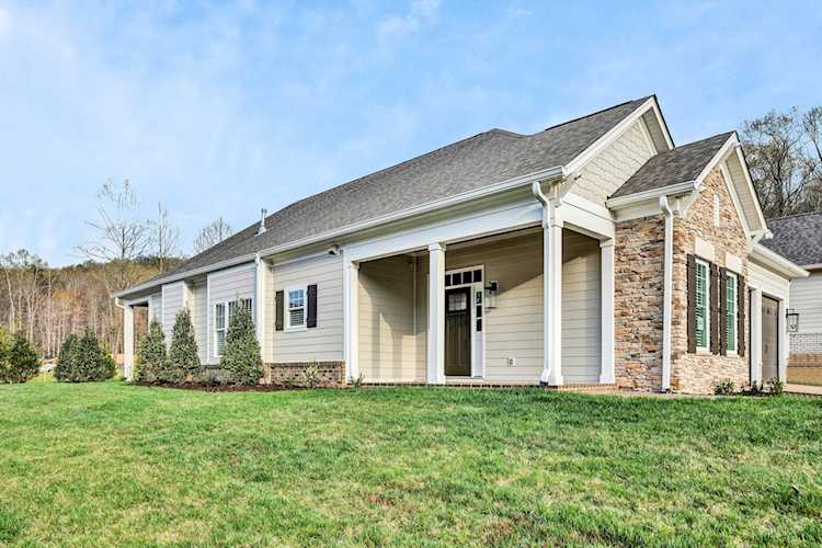 5003 SW Claremont Roanoke, VA 24014