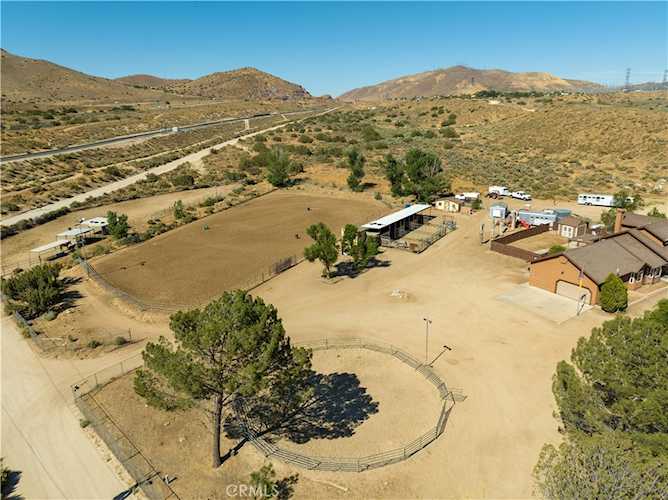 32828 El Sastre Rd Acton, CA 93510