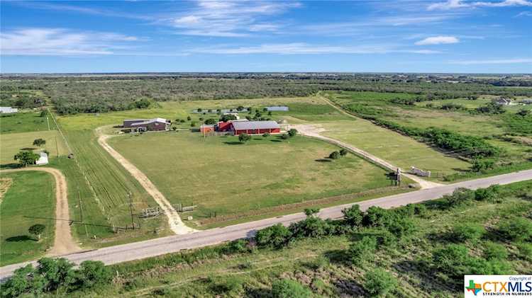 2683 Old Hwy Rd Inez, TX 77968