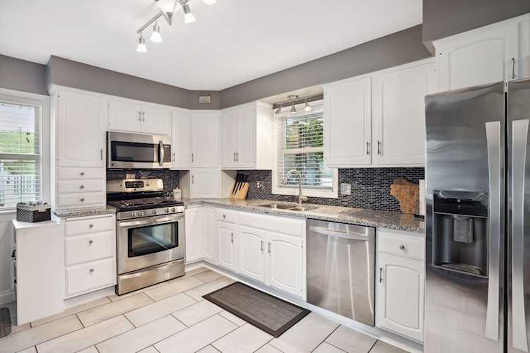 2625 Meridian Drive Robbinsdale, MN 55422