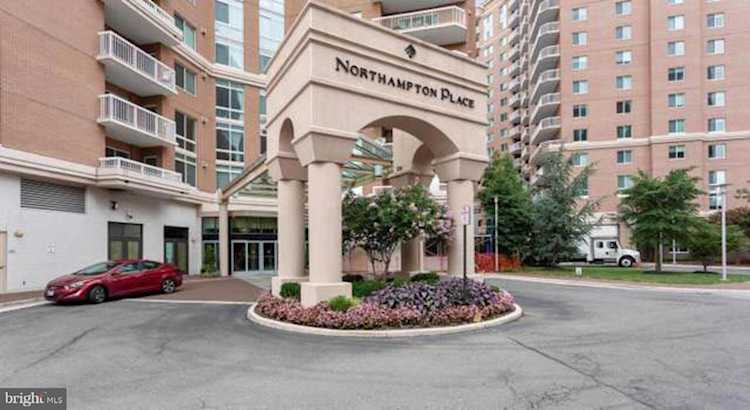 3101 N Hampton Dr #703 Alexandria, VA 22302