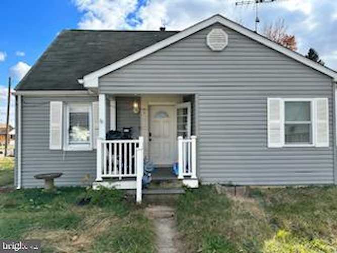 28 Avenal Essex, MD 21221