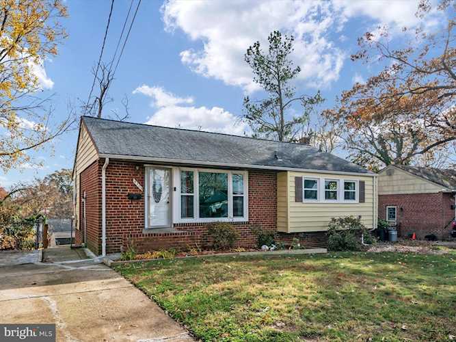 8305 Donoghue Dr New Carrollton, MD 20784
