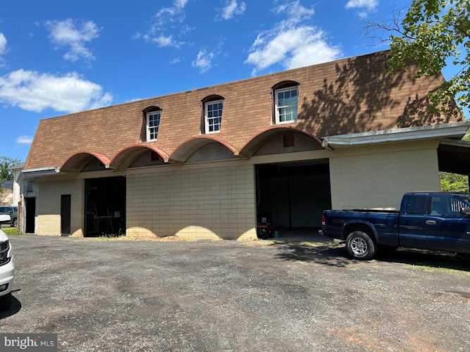 301 N James Madison St Remington, VA 22734
