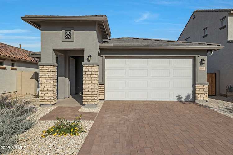 9040 W San Juan Ave Glendale, AZ 85305