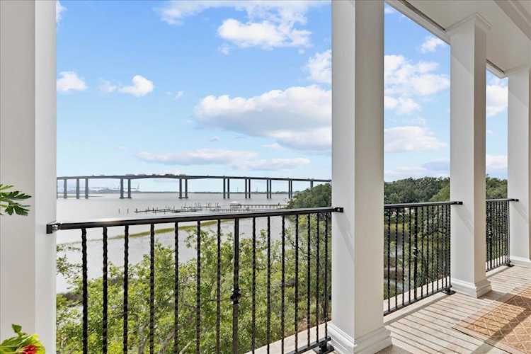 134 Fairbanks Oak Alley #403 Daniel Island, SC 29492