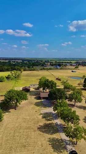 4752 County Road 423 Grandview, TX 76050