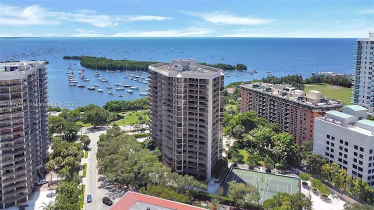 2901 S Bayshore Dr #7G Miami, FL 33133