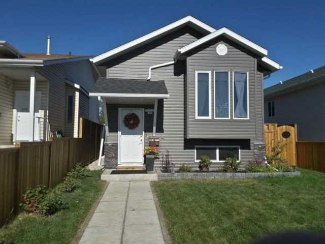 60 SE Erin Meadow Way Calgary, AB T2B 3A1