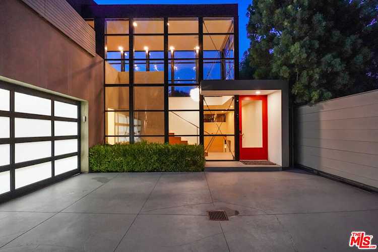 16517 Las Casas Place Pacific Palisades, CA 90272