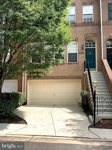2421 Gorgas Place Alexandria, VA 22311