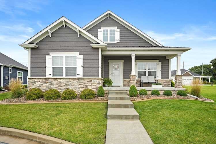 948 Hayfield Circle Crown Point, IN 46307