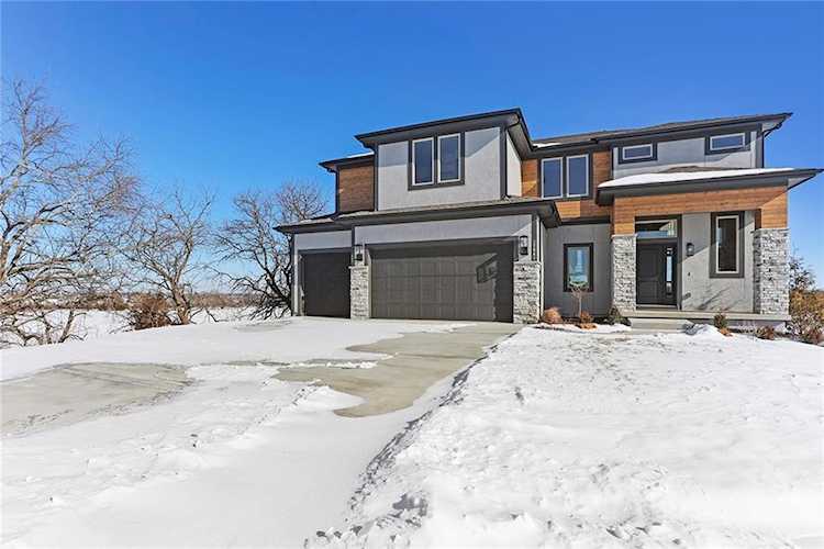 17641 Crystal St Overland Park, KS 66013