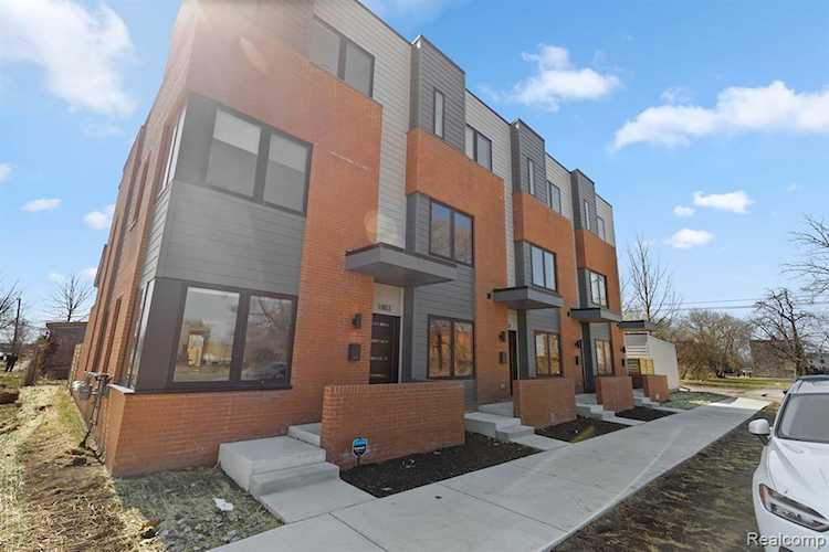 1807 Perry #10 Detroit, MI 48216