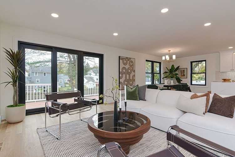 91-93 Green St Reading, MA 01867