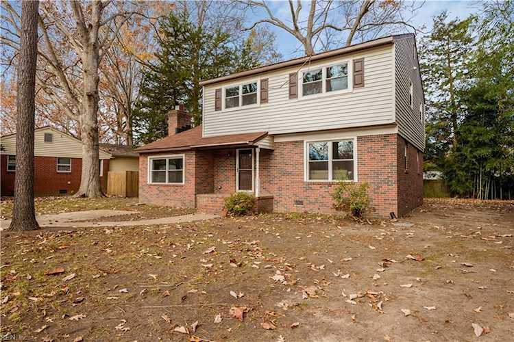 235 Longmeadow Dr Newport News, VA 23601