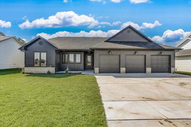 Homes for Sale in 2923 E Sunnyslope Wichita, KS