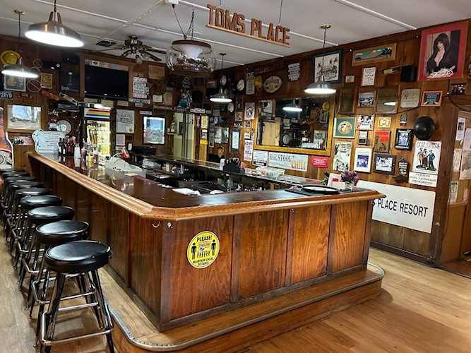 8180 Crowley Lake Tom's Place Resort Crowley Lake, CA 935469999 MLS