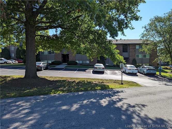 34 Lakeshore Dr Clarksville, IN 47129 MLS 2023010104