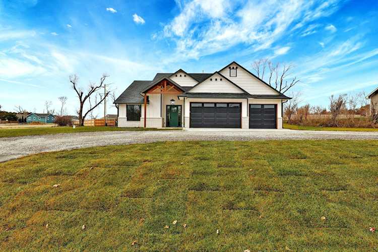 Homes for Sale in 1401 S Aldrich Dr Andover, KS